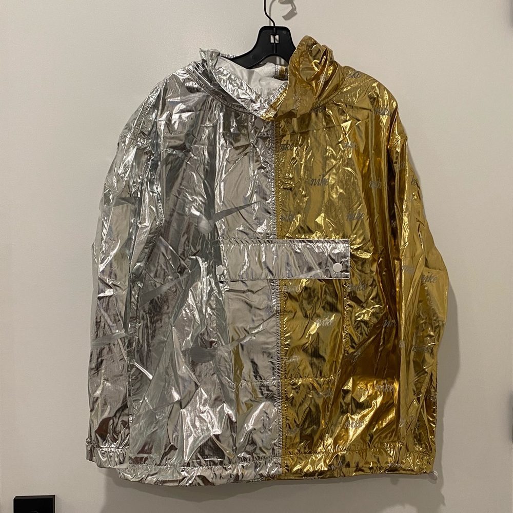 Metallic Nike Sportswear Pullover